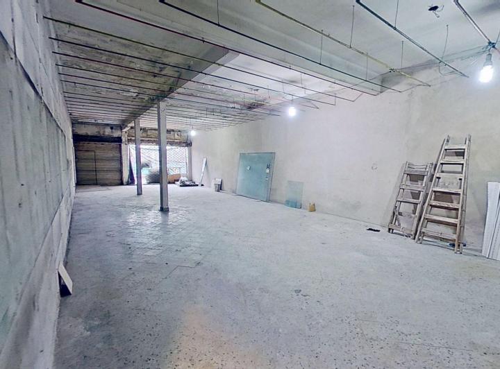 Local comercial · 123m²