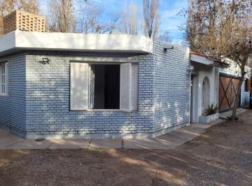 Casa de 5 ambientes, Chacras de Coria · Casa de 250 m² con 3 Dorm. en Alquiler en Chacras de Coria. Callejón Semiprivado.