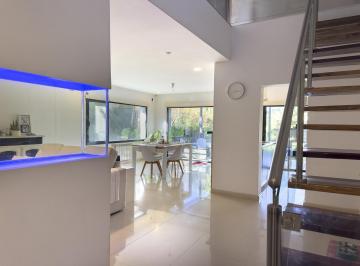 Casa · 859m² · 5 Ambientes · Venta - Casa 3 Dorm. - Puerto Roldán.