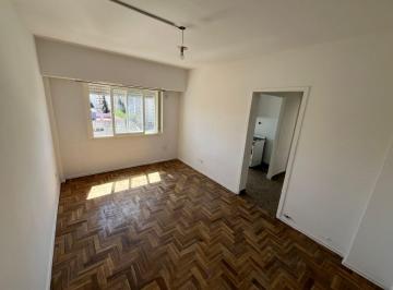 Departamento de 2 ambientes, La Matanza · 2 Amb. C/cochera Frente a Plaza Bartolome Mitre, Ramos Mejia