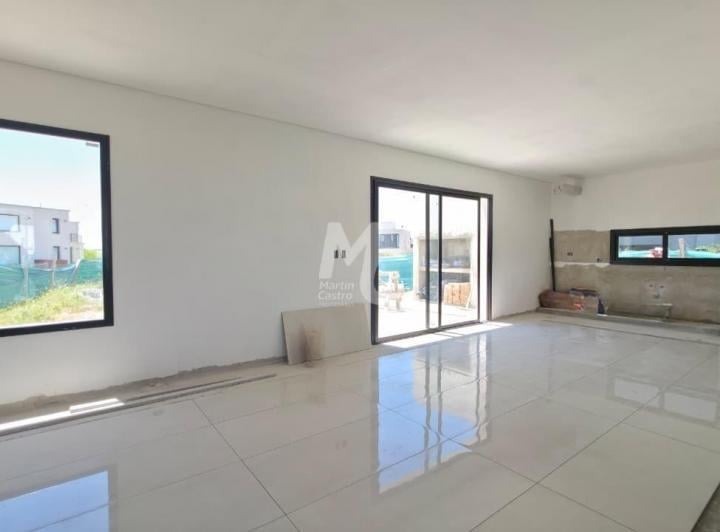 Casa · 135m² · 5 Ambientes · 1 Cochera