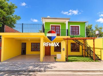 Casa · 275m² · 6 Ambientes · 1 Cochera · Venta Casa con Departamento en Rosario de Lerma