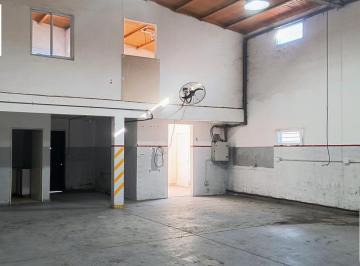 Local comercial · 135m² · 4 Ambientes · Local en Plottier