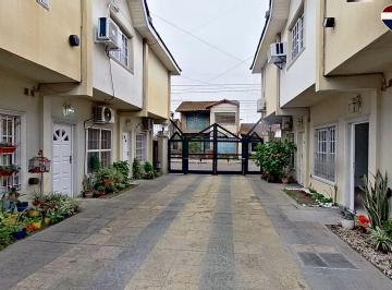 Casa · 60m² · 3 Ambientes · 1 Cochera · Alquiler Casa 3 Ambientes con Cochera Moron