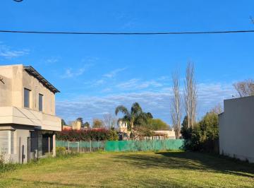 Terreno · 584m² · Lote en Venta en Barrio Acequias, Roldán | 584,95 m² | Orientación Este y Servicios