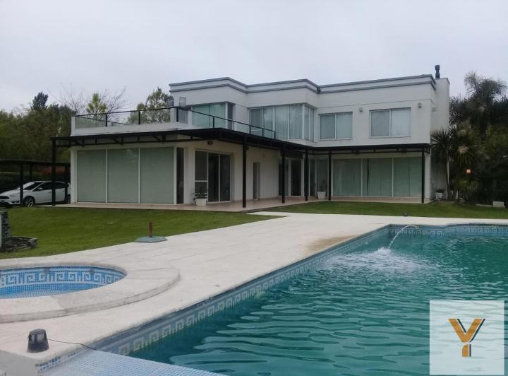 Casa · 350m² · 5 Ambientes