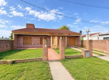 Casa de 5 ambientes, General Belgrano · Casa 180 m², Calle 28, General Belgrano, Provincia de Buenos Aires.