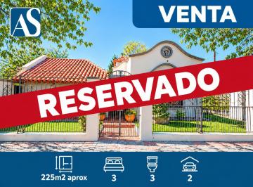 Casa · 225m² · 3 Dormitorios · 2 Cocheras · Casa Jardines del Rey