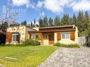 Casa · 165m² · 4 Ambientes · Casa en Santa Clara a La Venta