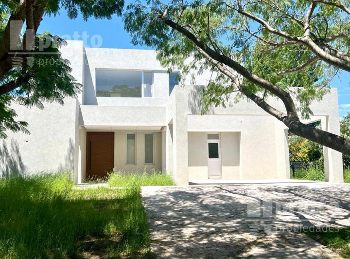 Casa · 200m² · 5 Ambientes