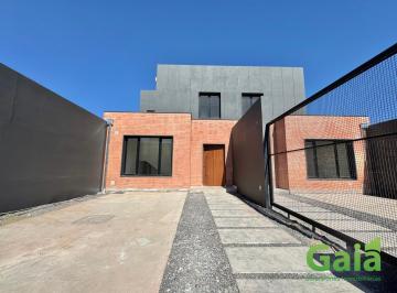 Casa · 85m² · 2 Ambientes · Duplex en Venta Via Aurelia 2 Dorm