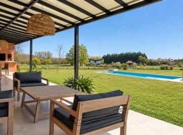 Casa · 281m² · 4 Ambientes · 3 Cocheras · Alquiler Temporario La Ranita Oct - Nov - Dic Total U$d 5.600