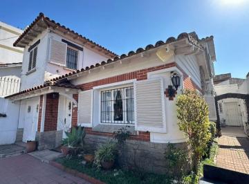 Casa de 6 ambientes, Mar del Plata · Chalet 5 Ambientes + Depto (Oficina) 2 Ambientes