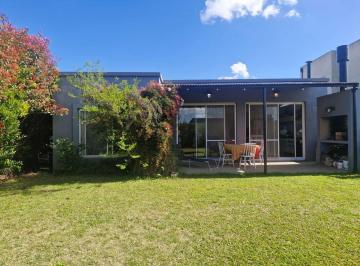 Casa · 120m² · 4 Ambientes · Casa en Venta en Una Planta San Eduardo Pde