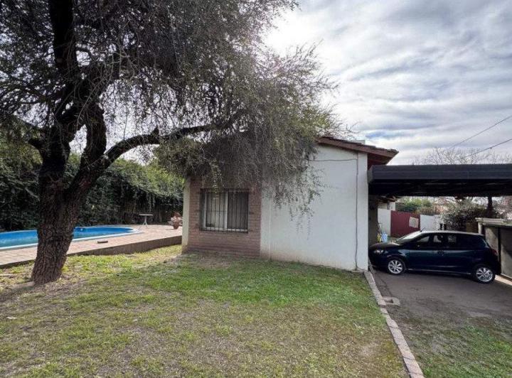 Casa · 254m² · 15 Ambientes · 1 Cochera