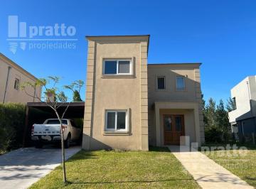 Casa · 180m² · 5 Ambientes · 2 Cocheras · Casa en Venta en Castaños