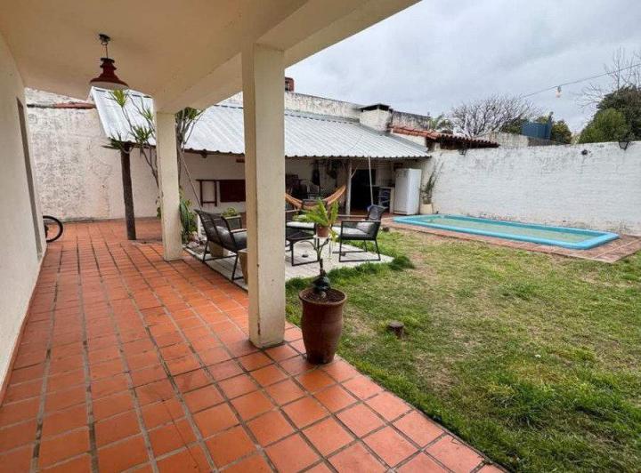 Casa · 219m² · 13 Ambientes · 3 Cocheras
