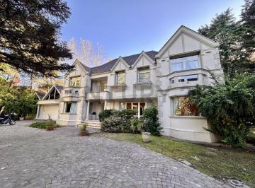 Casa · 380m² · 7 Ambientes · 4 Cocheras · Importante Propiedad en Venta St. Thomas Canning