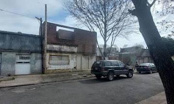 Casa · 61m² · 6 Ambientes · 1 Cochera · Venta Casa Reciclar, Dos Dorm., Barrio Las Delicias, Rosario