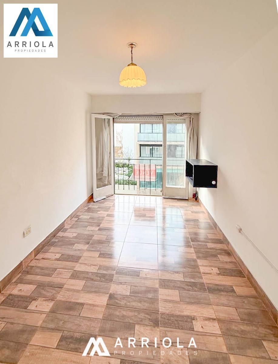 Departamento monoambiente en estado original A la calle – zona aldrey
