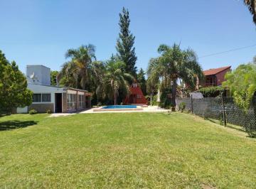 Casa · 40m² · 1 Ambiente · Venta Funes Ambiente Quincho Pileta Lote 1000 m²