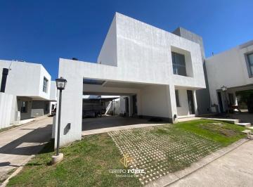 Casa · 100m² · 4 Ambientes · 2 Cocheras · Duplex en Housing Cuesta Colorada 3 Dorm