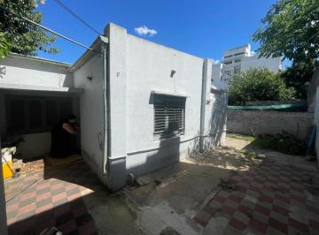 Casa de 3 ambientes, La Plata · Casa a Reciclar - Refaccionar - Lote Propio - de 130 m² - 2 Dorm. - Patios - Zona Sur - La Plata