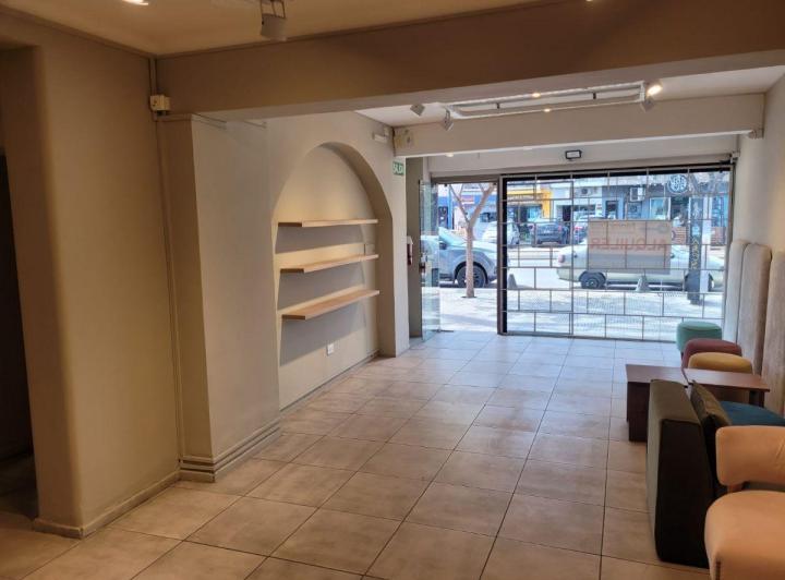 Local comercial · 160m² · 3 Ambientes