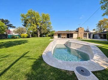 Casa · 355m² · 6 Ambientes · 8 Cocheras · Casa en La Horqueta Zona Newman Oportunidad Lote 1900 m²