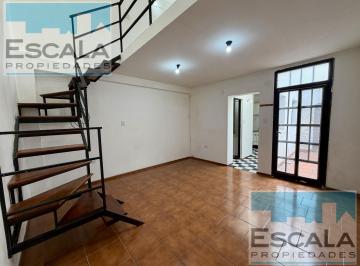 Departamento · 45m² · 3 Ambientes · Departamento Interno de Pasillo en Alquiler Echesortu