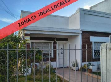 Casa de 3 ambientes, Ituzaingó · Casa de 3 Ambientes, Venta, Apta Crédito, Sobre Av Udaondo, Villa Udaondo, Ituzaingó, Zona C1