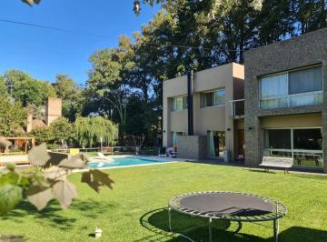 Casa · 270m² · 5 Ambientes · 3 Cocheras · Casa en Venta en Barrio Cerrado Cardenal del Monte, General Rodriguez