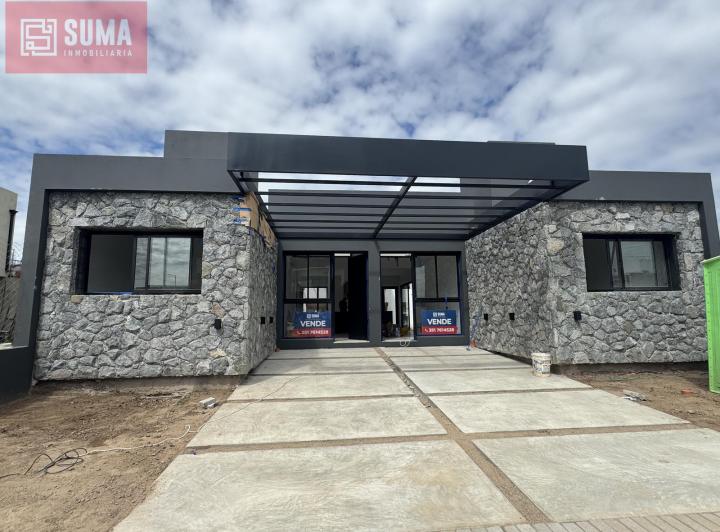 Casa · 80m² · 3 Ambientes · 1 Cochera