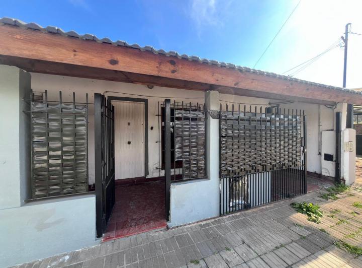 Casa · 70m² · 3 Ambientes · 2 Cocheras