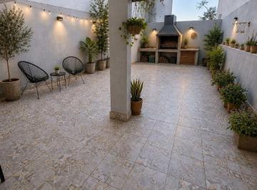 Departamento de 4 ambientes, Caballito · 4 Ambientes en Venta Caballito con Patio y Cocheras