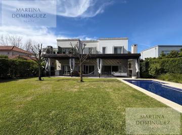 Casa · 306m² · 7 Ambientes · 3 Cocheras · Casa en Venta - 7 Ambientes - Jardin - Pileta - Laguna del Sol