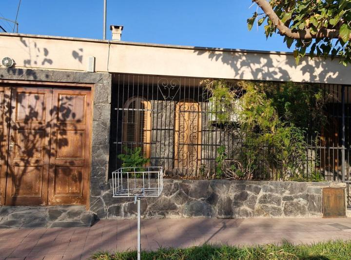 Casa · 150m² · 3 Dormitorios · 1 Cochera