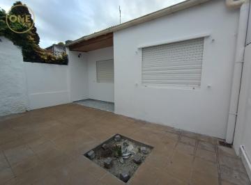 Casa · 77m² · 3 Ambientes · 1 Cochera · Casa con Galpón
