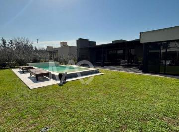 Casa · 195m² · 4 Ambientes · 3 Cocheras · Casa en Venta en Prados del Oeste, Moreno, G. B. a. Zona Oeste