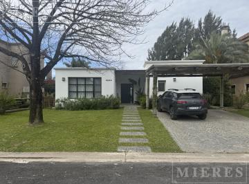Casa · 170m² · 4 Ambientes · 2 Cocheras · Casa en Alquiler Temporal 1 Planta en Santa Barbara, Bancalari