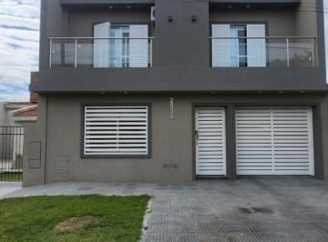 Casa · 125m² · 7 Ambientes · 1 Cochera · Casa en Alquiler en Calle Blas Parera Al 2500