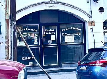 Local comercial , Avellaneda · Local Al Frente en Zona Comercial Centrica