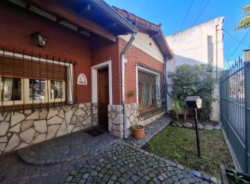 Casa · 160m² · 4 Ambientes · 1 Cochera · Oportunidad Casa en San Andres