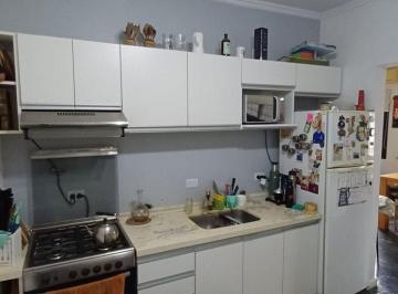 PH · 93m² · 3 Ambientes · 1 Cochera · Venta PH 2 Amb Hurlingham Potencial Ampliación