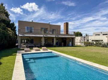 Casa · 224m² · 5 Ambientes · 4 Cocheras · Casa en Venta en Haras Santa Maria, Escobar, Gba Norte