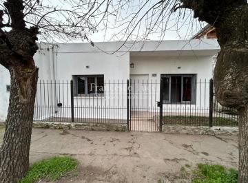 Casa · 70m² · 4 Ambientes · 1 Cochera · Casa en Venta 4 Ambientes en Moreno