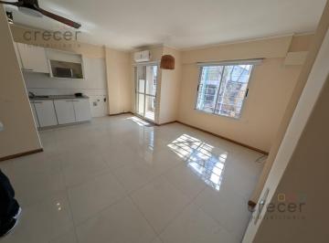 Departamento · 46m² · 2 Ambientes · Departamento en Alquiler de 2 Ambientes con Balcón a La Calle en Villa Urquiza