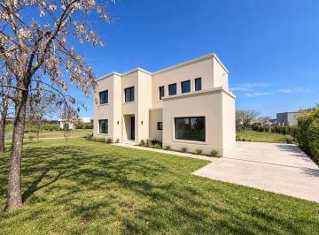 Casa · 180m² · 5 Ambientes · 3 Cocheras · Casa en Venta en El Cantón, Escobar, G. B. a. Zona Norte