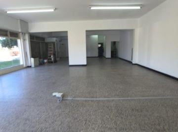 Local comercial de 2 ambientes, Neuquén · Local de 198 m² en Alquiler en Área Centro Este