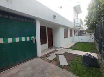 Casa · 121m² · 4 Ambientes · 1 Cochera · Venta Casa de 2 Dorm 2 Baños Cochera y Patio